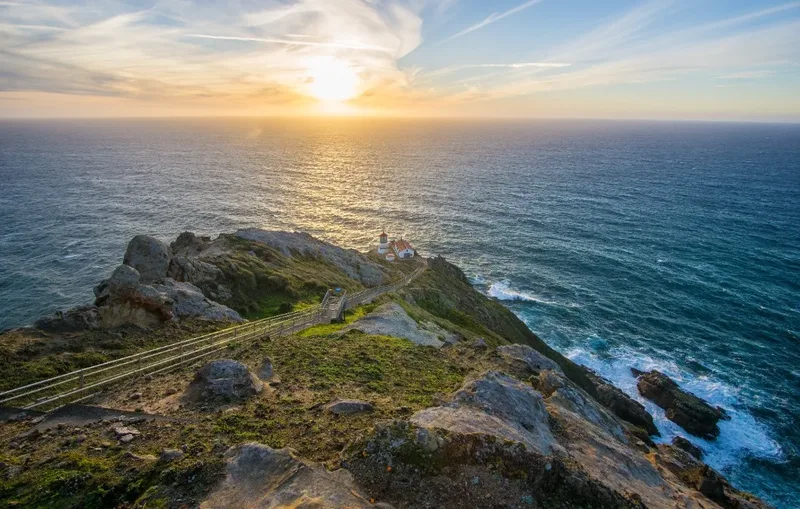 Parque na Califórnia oferece moradia gratuita para voluntário em farol histórico