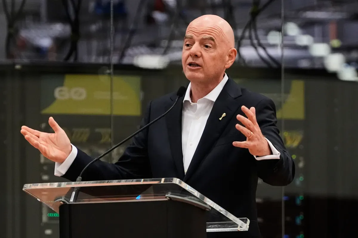Gianni Infantino confirma candidatura à reeleição na Fifa em 2027