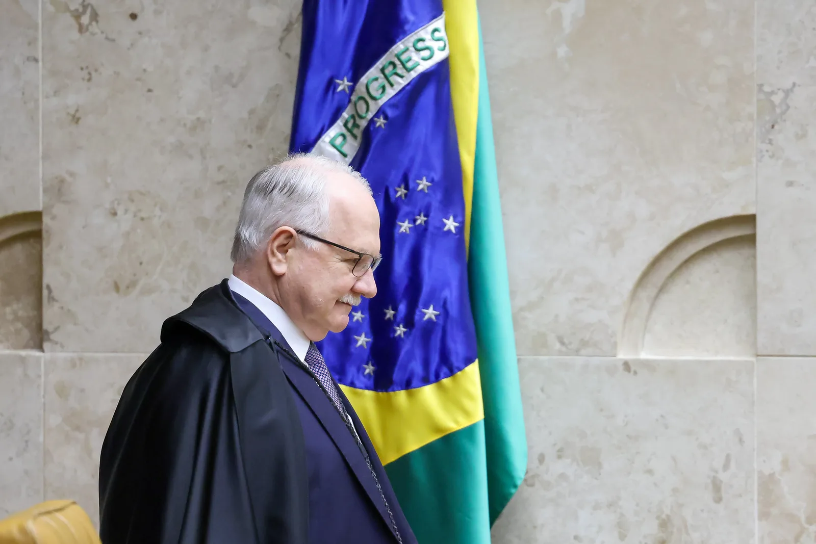 Fachin pede resposta de Mendonça sobre afastamentos na Polícia Federal