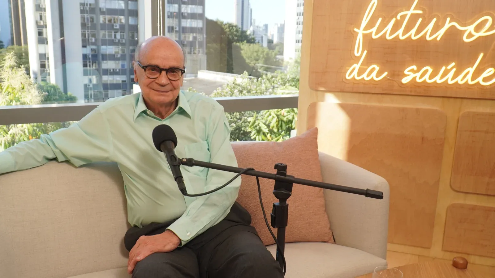 Drauzio Varella alerta para falsificações com IA e cobra ciência na formação médica