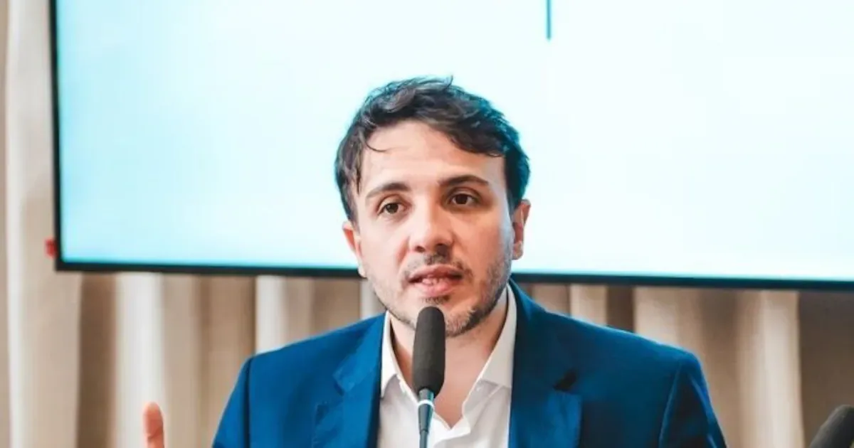 Após suspensão, TSE valida candidatura de Renan Santos à Presidência