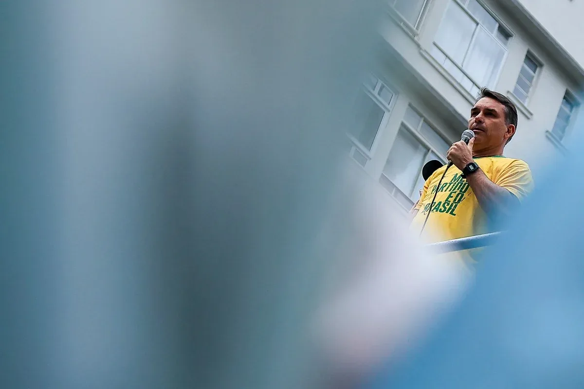 Pesquisa prevista para 14 aponta empate entre Lula e Flávio no segundo turno