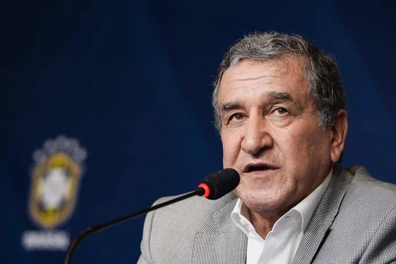 Carlos Alberto Parreira deixa hospital no Rio após 80 dias internado