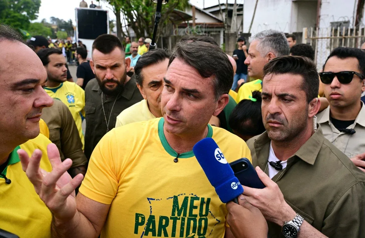 Disputas internas dificultam avanço de Flávio Bolsonaro no Nordeste