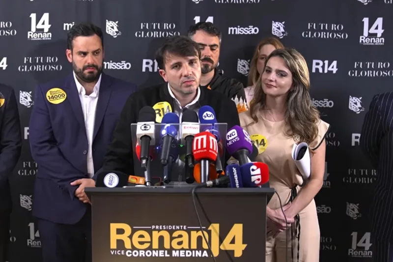 Renan Santos diz que operação pode ampliar exposição de Flávio Bolsonaro