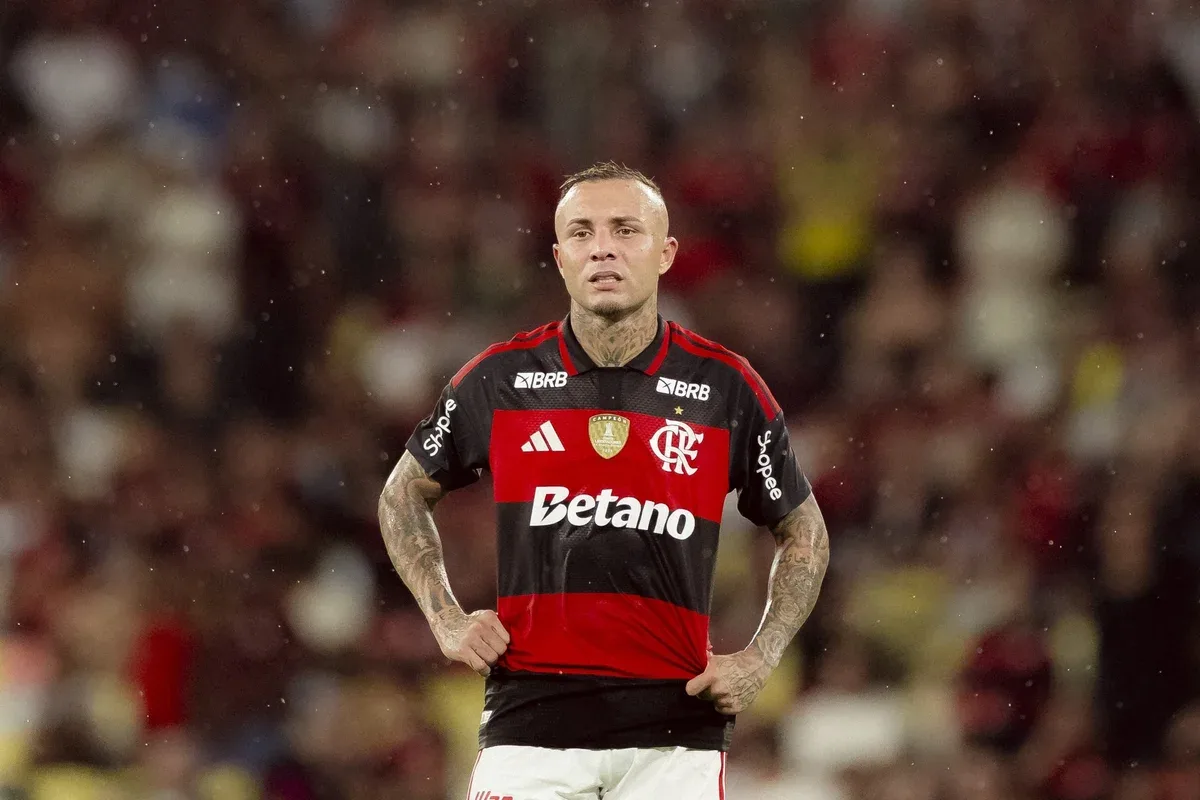 Cebolinha fica fora de viagem do Flamengo e negocia saída para o exterior