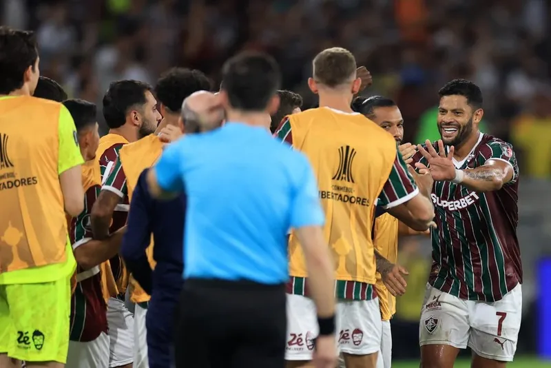 Fluminense supera o Platense por 2 a 0 no Maracanã pela Libertadores