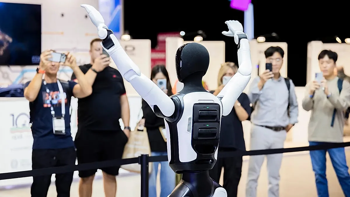 Robôs protestam em Varsóvia por regras para inteligência artificial