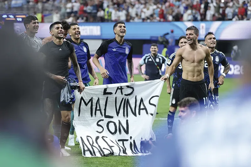 Pesquisas associam nova defesa das Malvinas a estratégia eleitoral de Milei