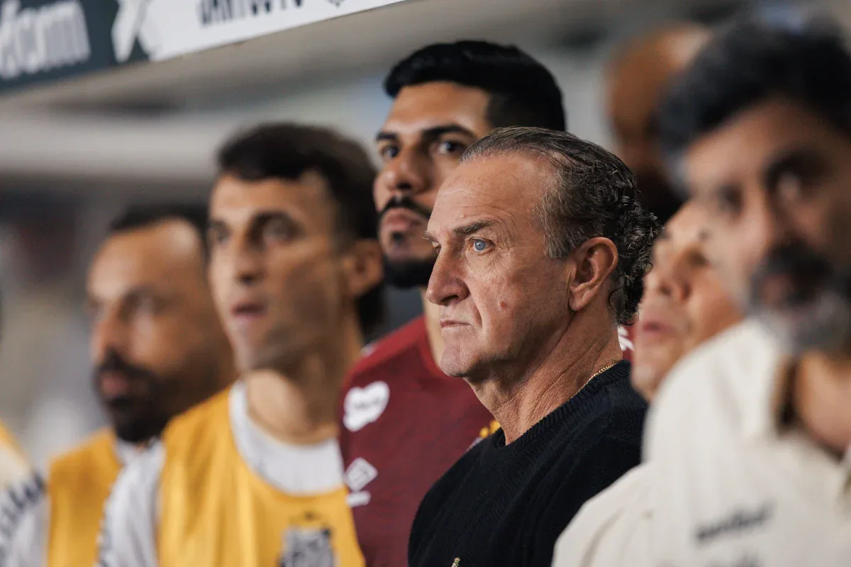 Cuca destaca vantagem do Santos e prioriza sequência no Brasileiro