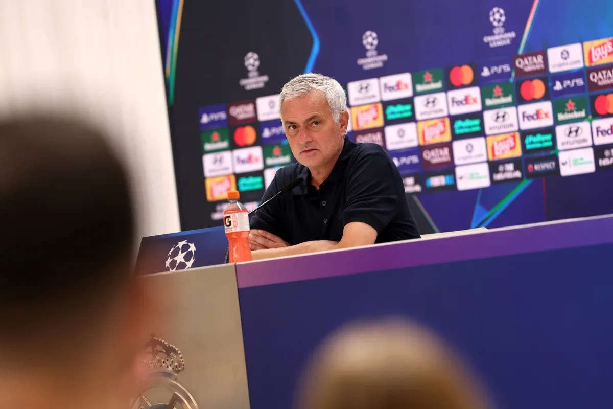 Mourinho pede respeito a Vini Jr. após vaias em vitória do Real Madrid