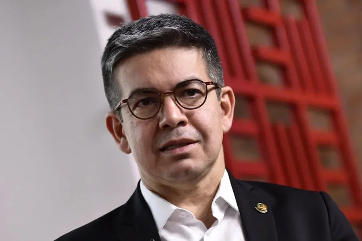 Randolfe critica afastamento de diretor-geral da Polícia Federal por Mendonça