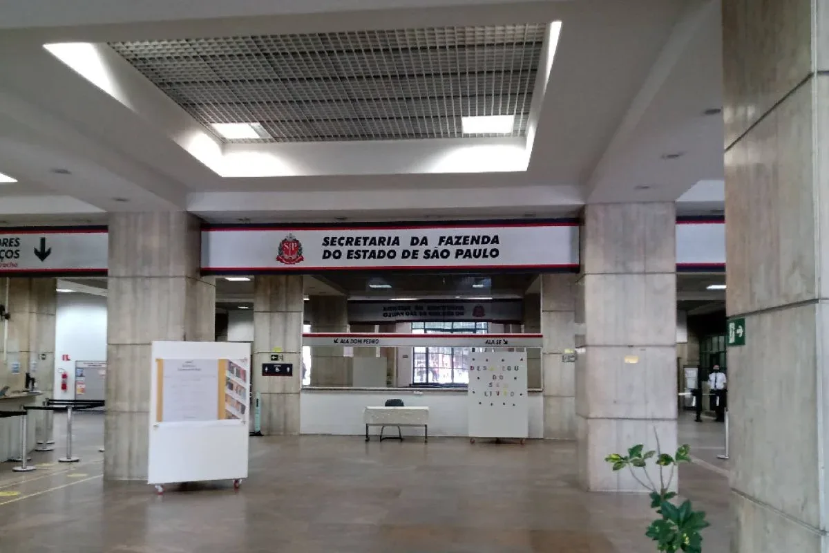 Ex-número 3 da Fazenda recebia mochilas com propina em cafés chiques de SP