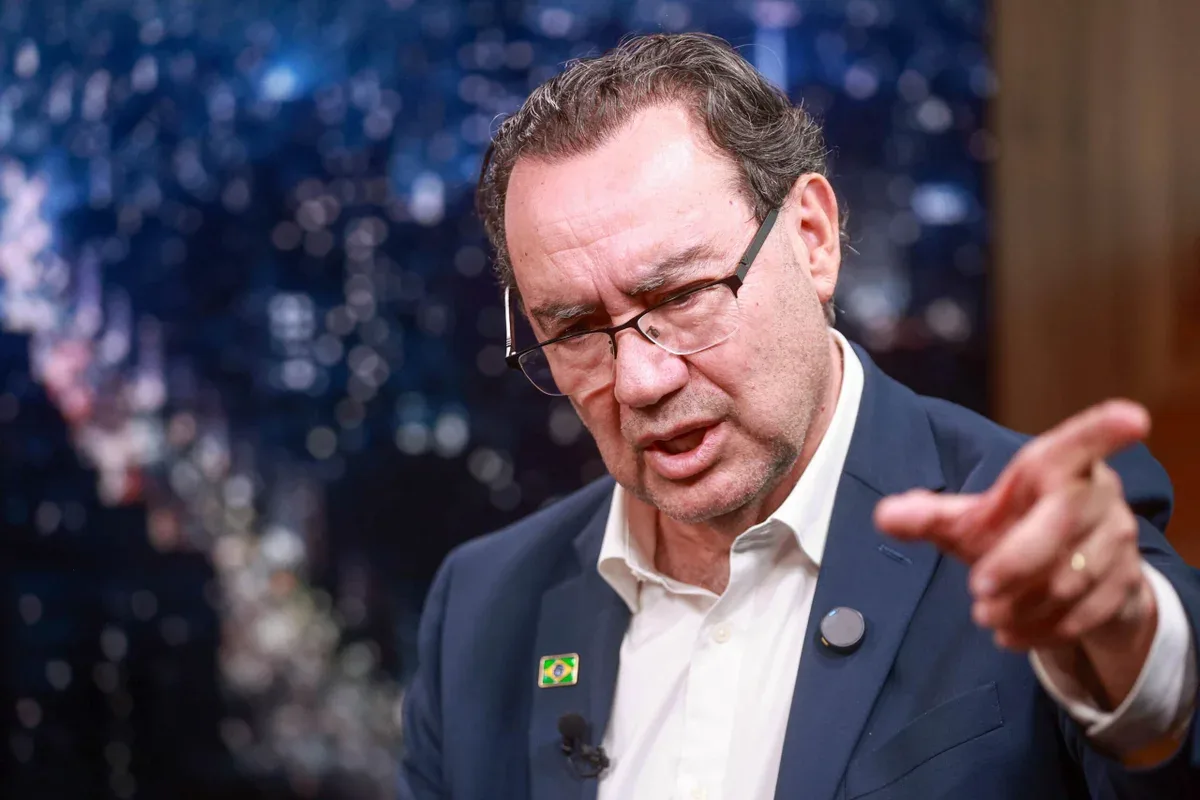 Deputado pede ao TSE investigação sobre alta de seguidores de Augusto Cury