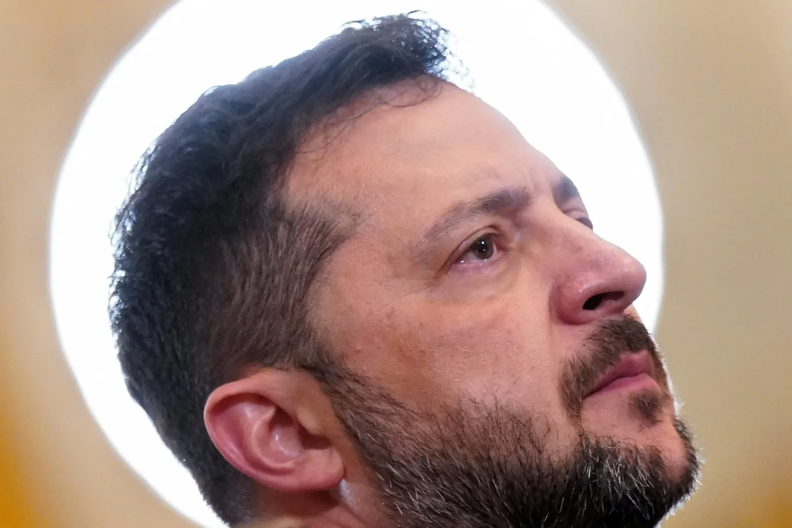 Zelensky diz que Kiev está pronta para negociar e propõe acelerar fim da guerra