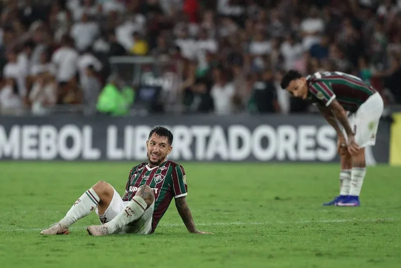 Fluminense supera o Vasco no clássico e retorna ao G-4 do Brasileiro