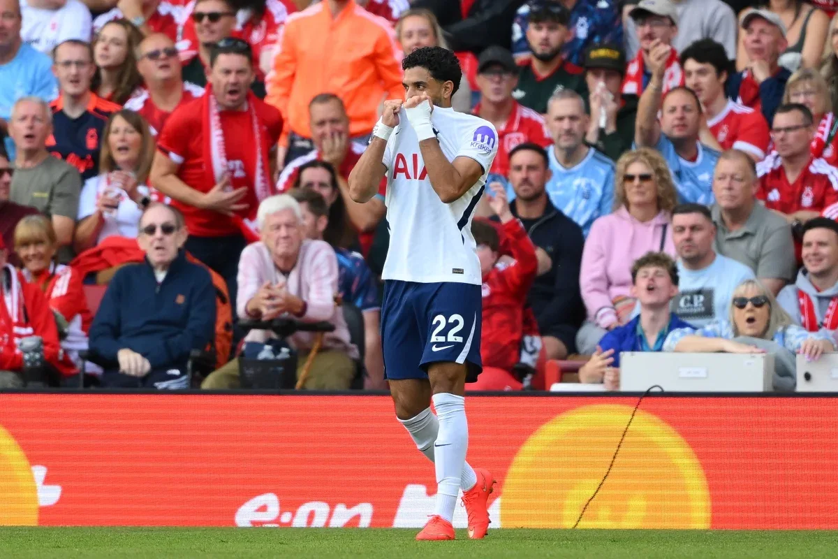 Investimento de 360 milhões de euros não evita início sem vitórias do Tottenham