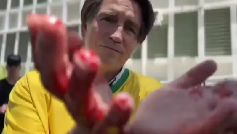 Defesa de Flávio Bolsonaro questiona no STF relatoria do caso Dark Horse