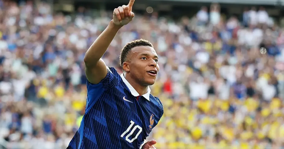 Recorde na Copa coloca Mbappé entre os candidatos à Bola de Ouro