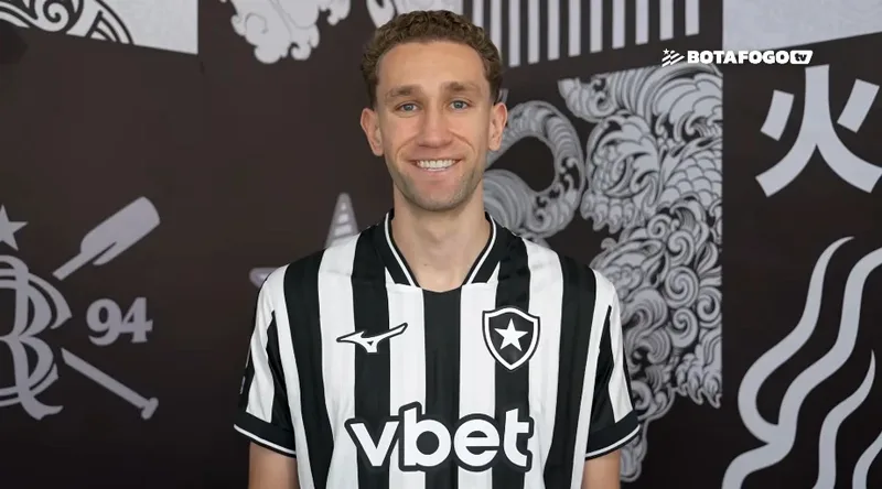 Arthur Chaves é apresentado pelo Botafogo e mira disputa por vaga na defesa