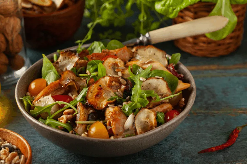 Cinco formas de preparar peito de frango para variar o almoço