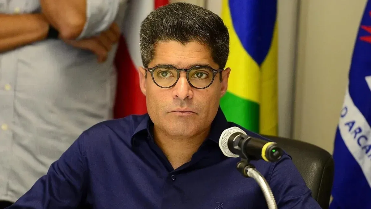 TRE da Bahia veta uso de mulheres nuas em atos da campanha de ACM Neto