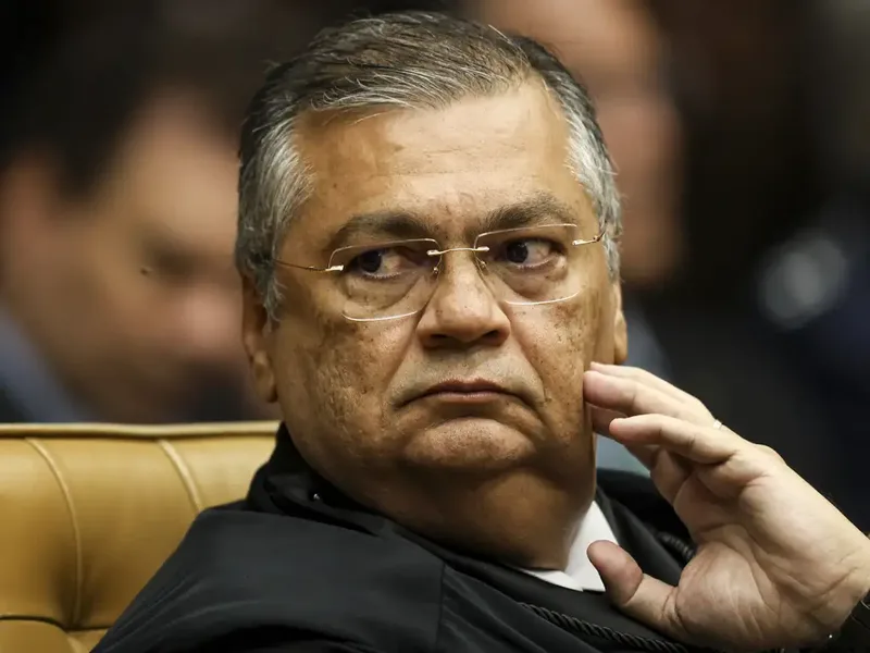 Dino questiona encerramento de inquérito do STF por demora na tramitação