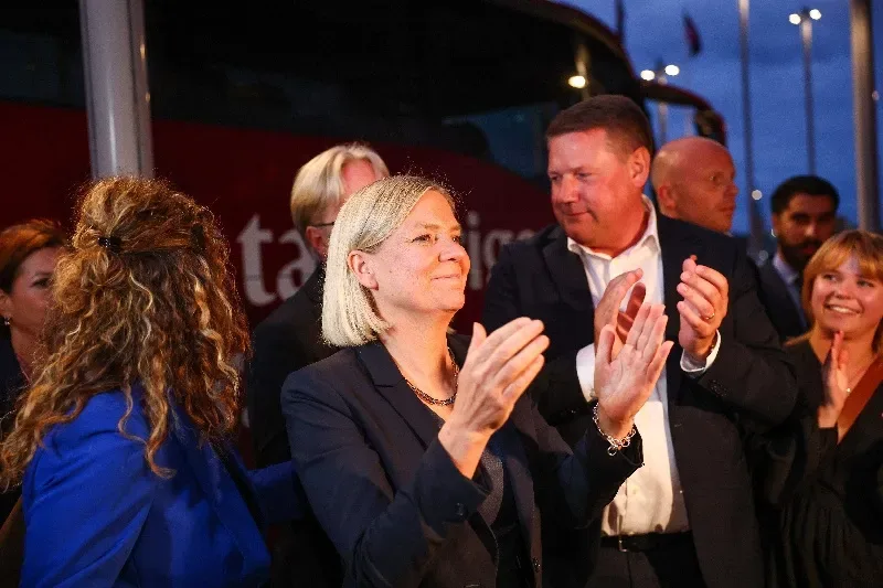 Centro-esquerda lidera eleição sueca por margem estreita em boca de urna