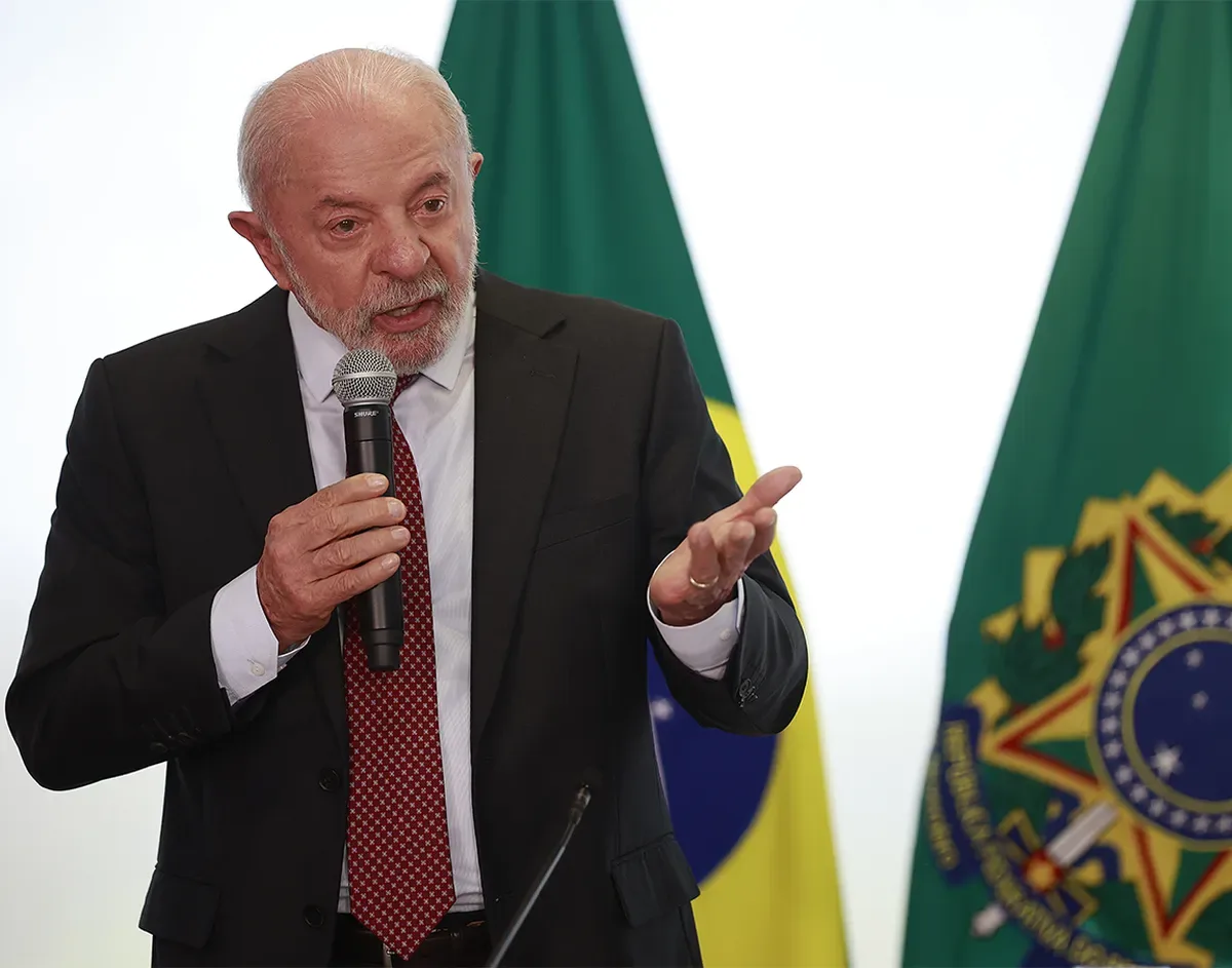 Rejeição iguala Lula e Flávio Bolsonaro, e petista revê discurso eleitoral