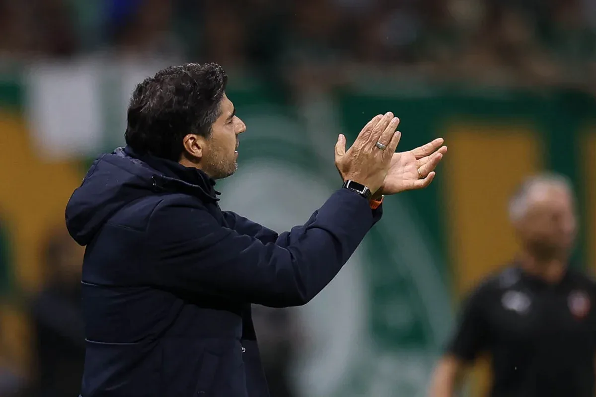 Abel Ferreira se desculpa após fala sobre conquistas recentes do Palmeiras