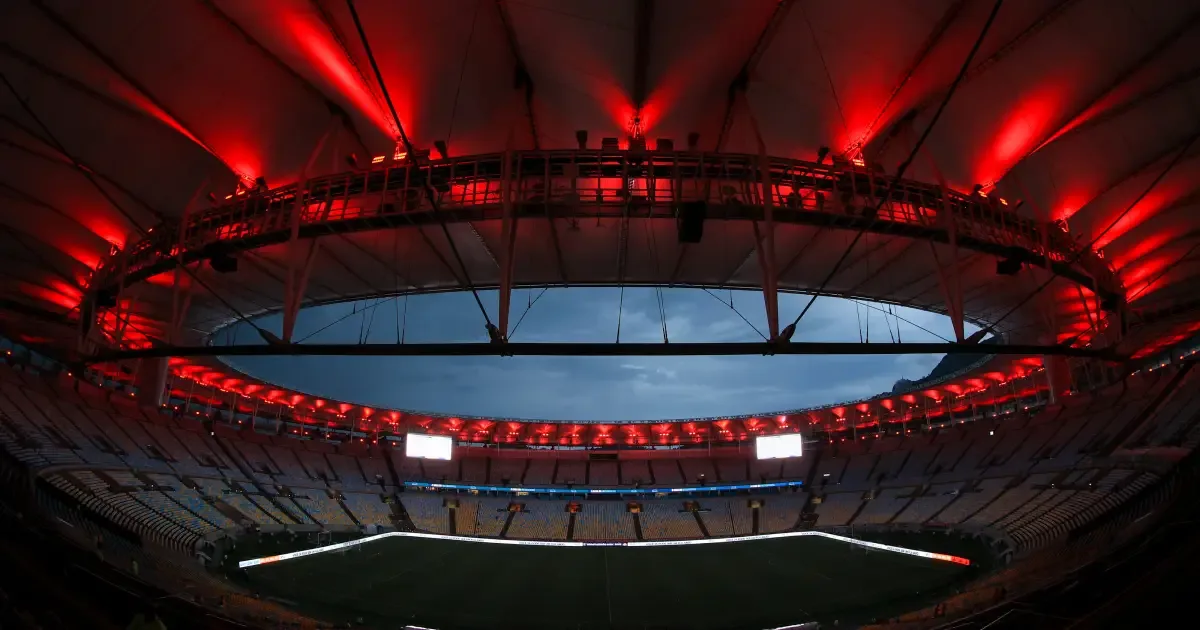 Flamengo e Corinthians se enfrentam pelo Brasileirão neste domingo