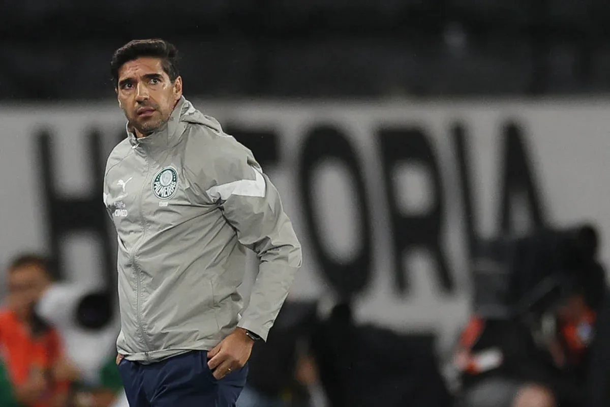 Palmeiras empata com Botafogo e fica atrás do Flamengo no Brasileiro