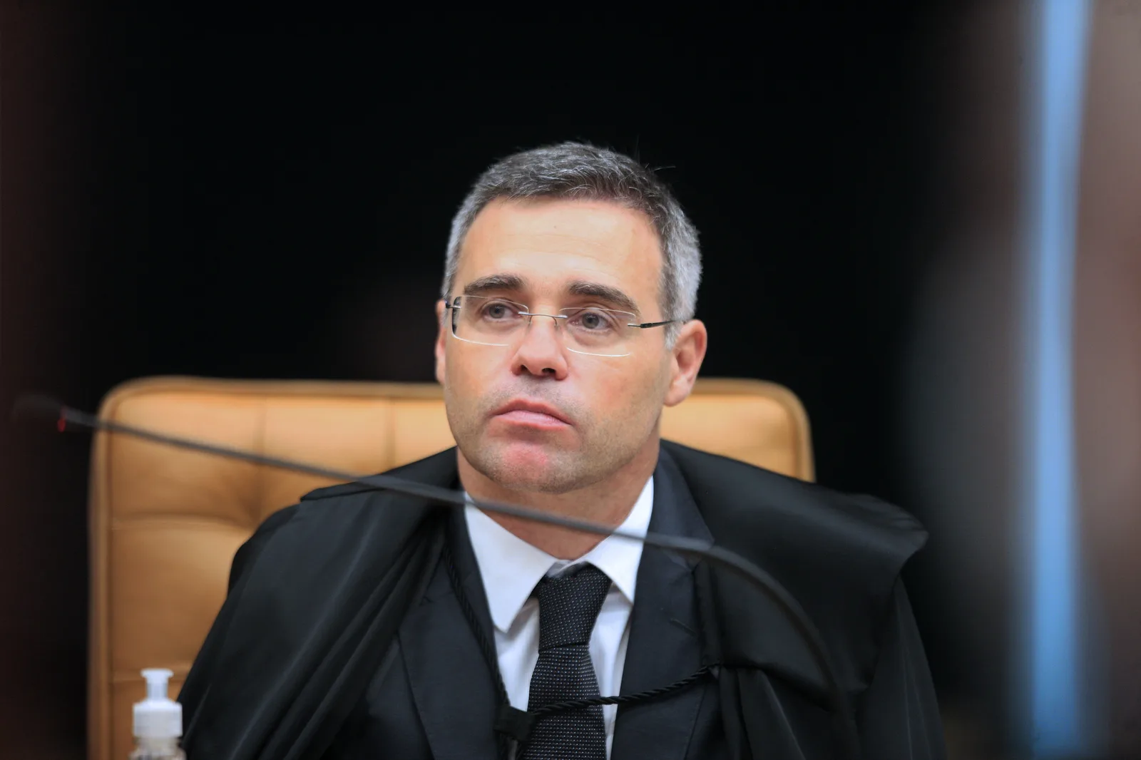 André Mendonça compara relatórios da PF à distopia de “1984”