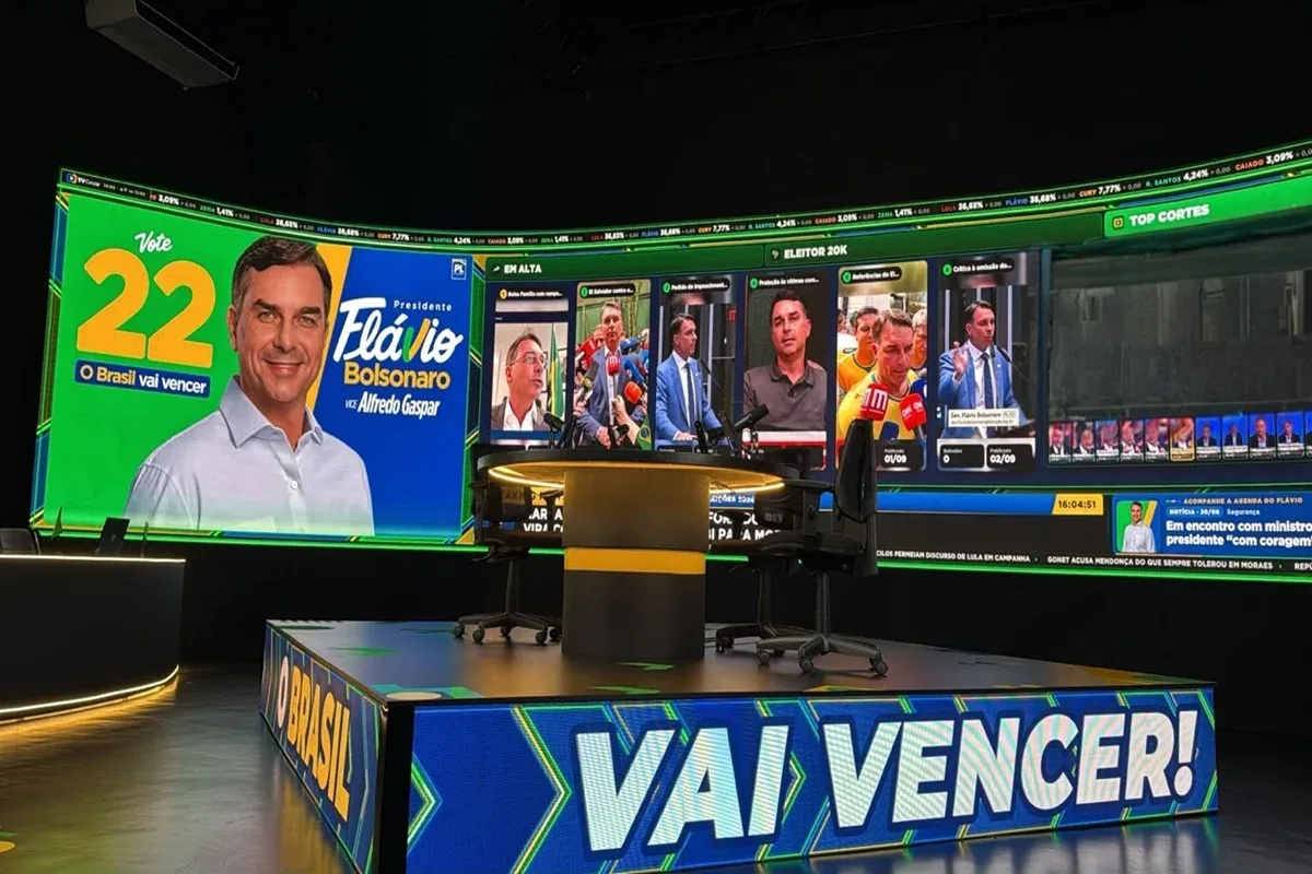 Campanha de Flávio Bolsonaro prepara canal digital com programação contínua