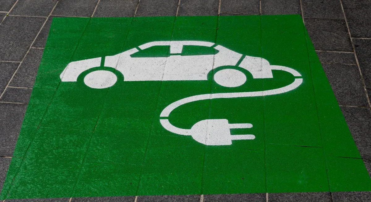 Mercado russo de elétricos cresce com falta de gasolina após ataques a refinarias