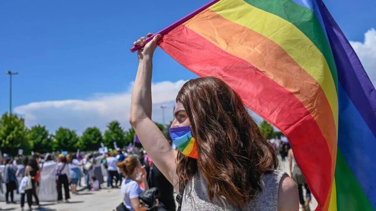 Procuradorias turcas abrem processos contra 162 suspeitos em ofensiva contra grupos LGBTQIA+