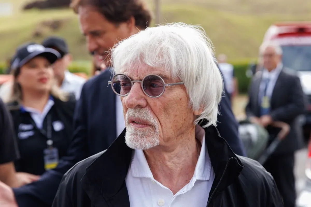 Bernie Ecclestone é detido em Portugal após desembarque com espingarda