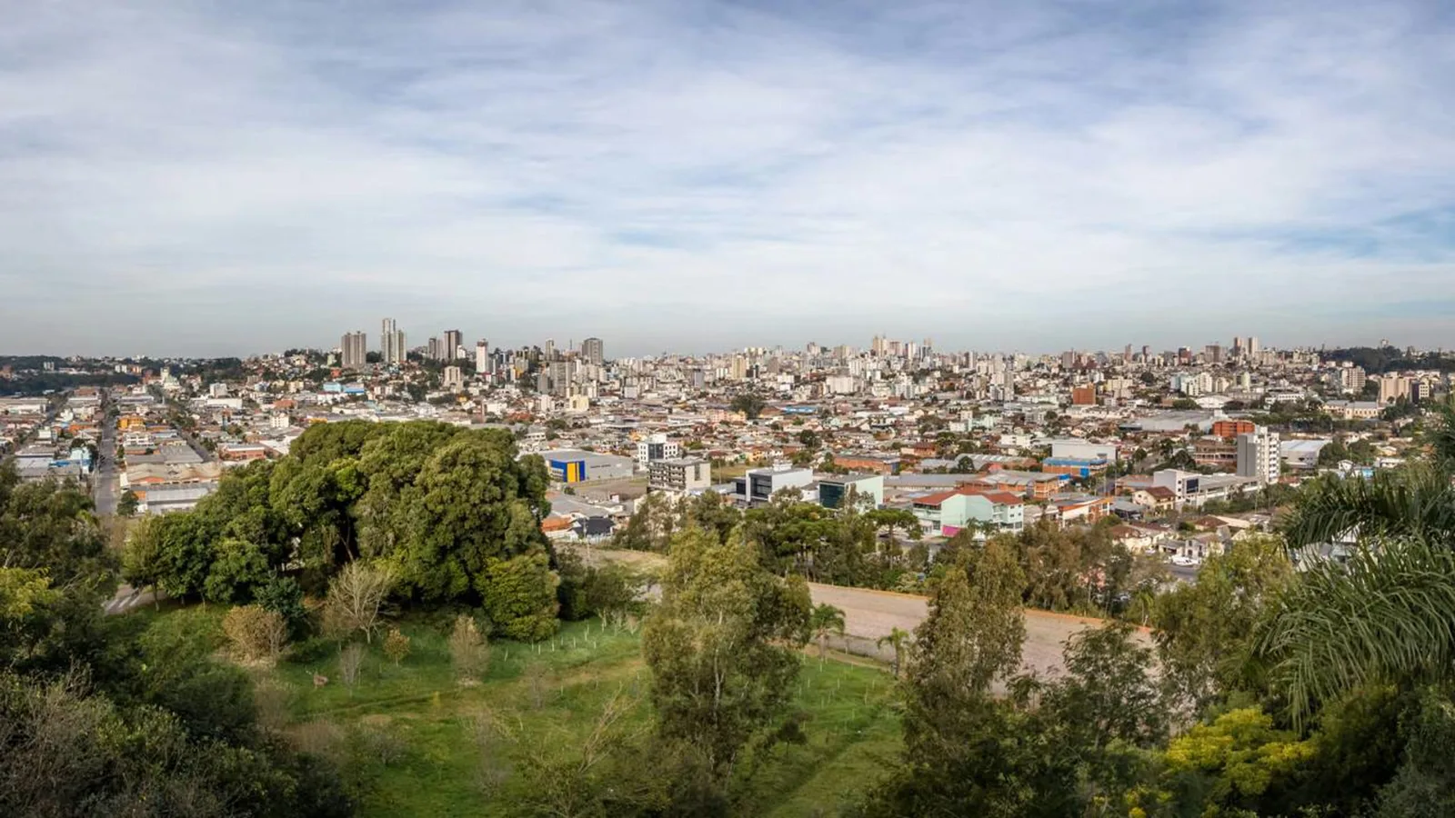 Caxias do Sul mantém economia e vida urbana além do turismo de inverno