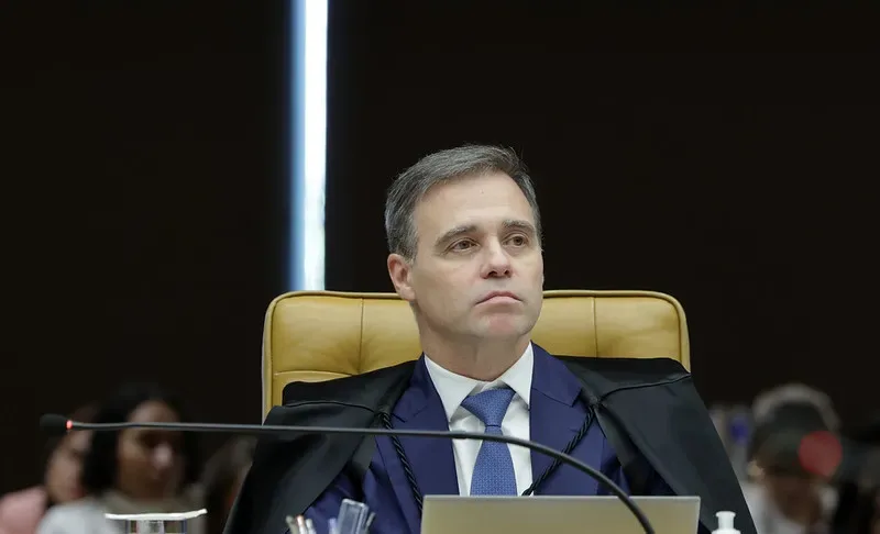 Mendonça determina investigação contra diretor afastado da Polícia Federal