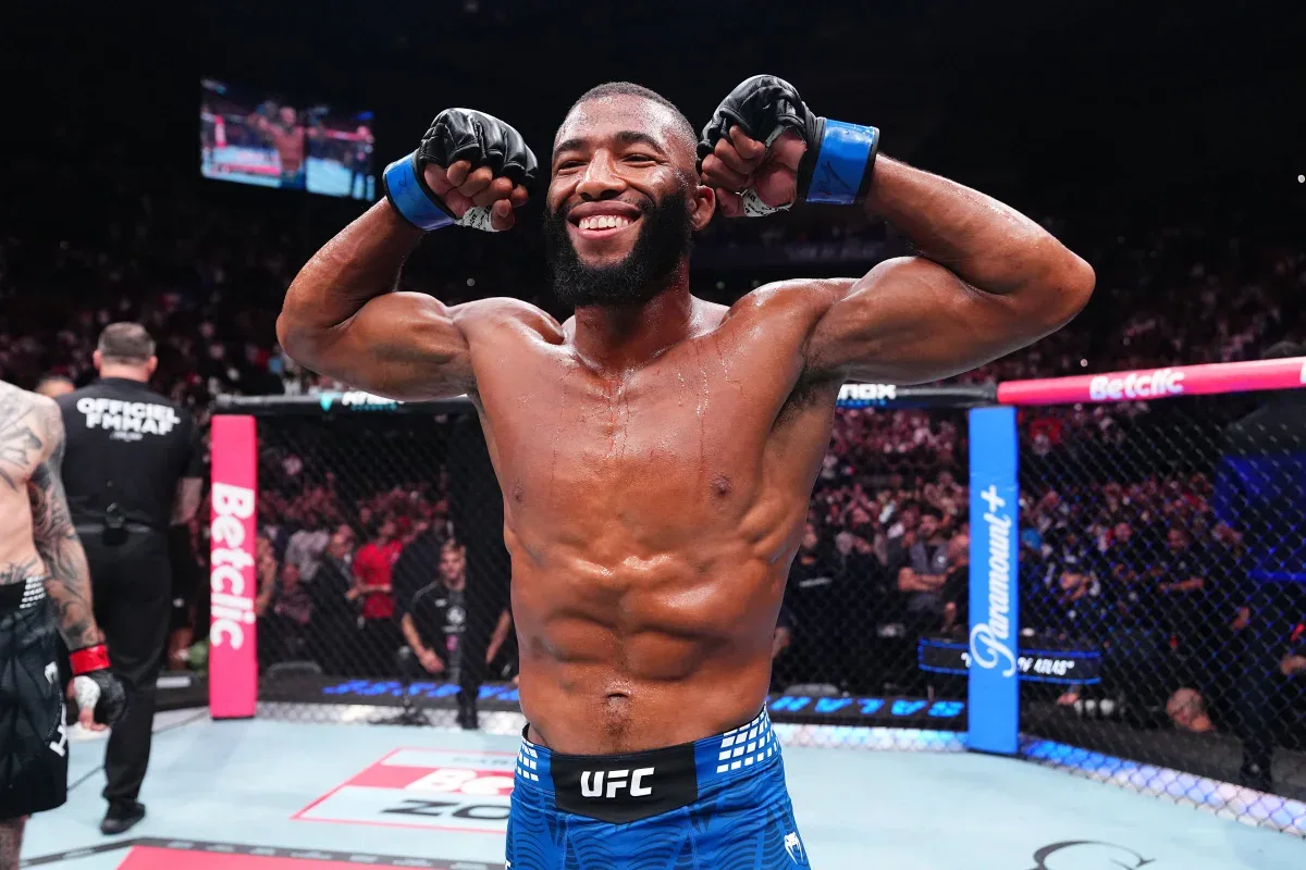 Parnasse encerra estreia no UFC com nocaute técnico sobre Dan Hooker