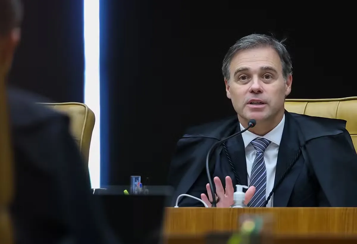 Ministros do STF divergem após decisão de Mendonça contra diretor da PF