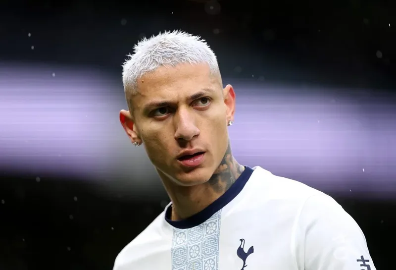 Atlético-MG e Vasco disputam possível retorno de Richarlison ao Brasil
