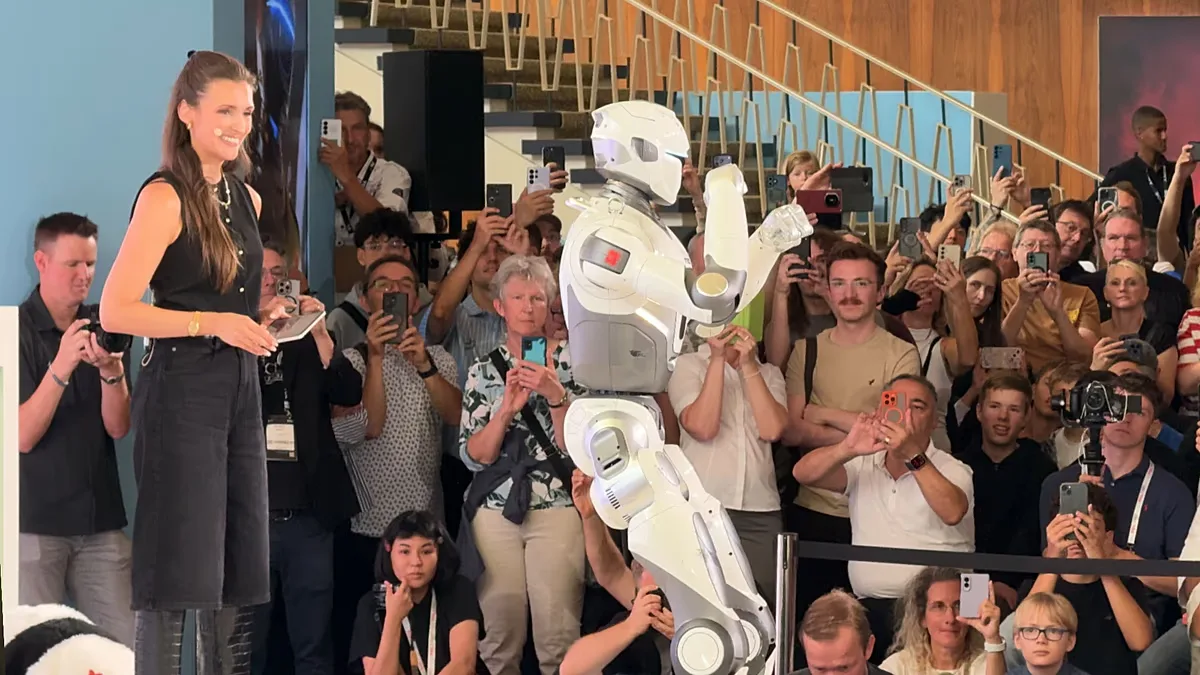 Acrobacias expõem limites de robôs apresentados na IFA 2026