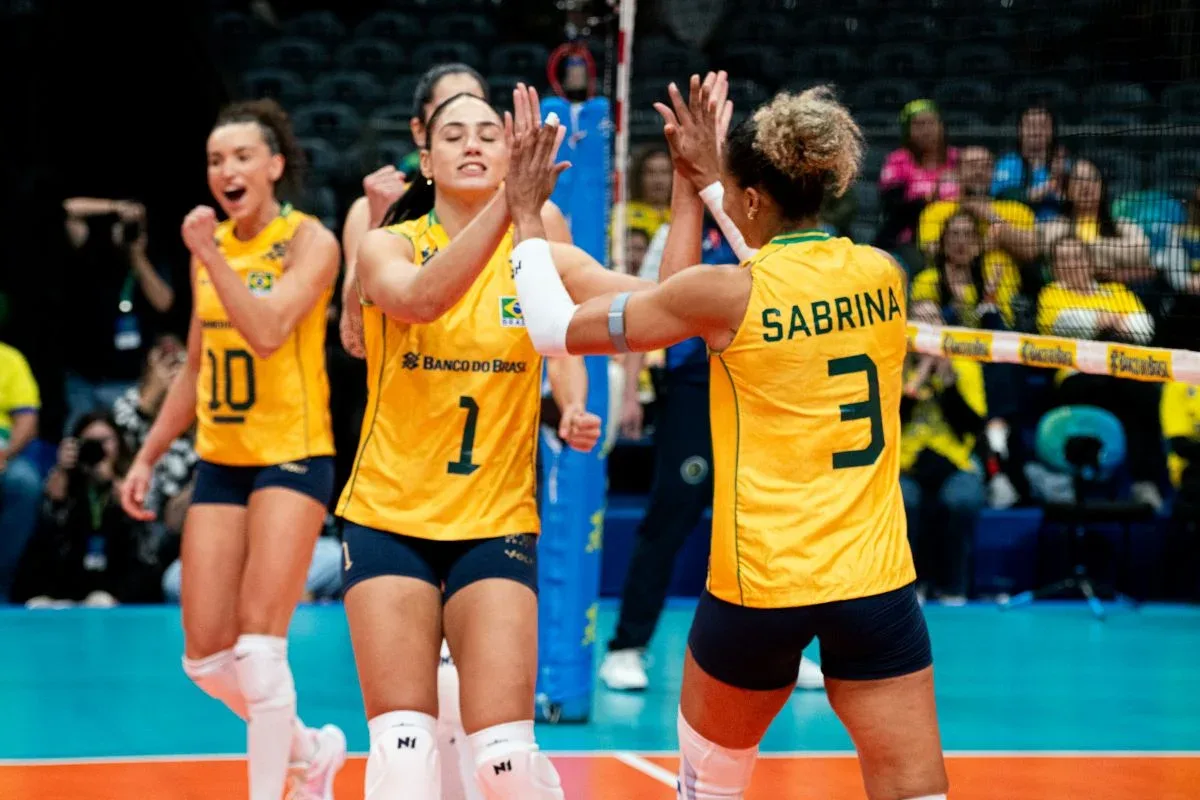 Brasil estreia com vitória sobre a Venezuela no Sul-Americano de Vôlei