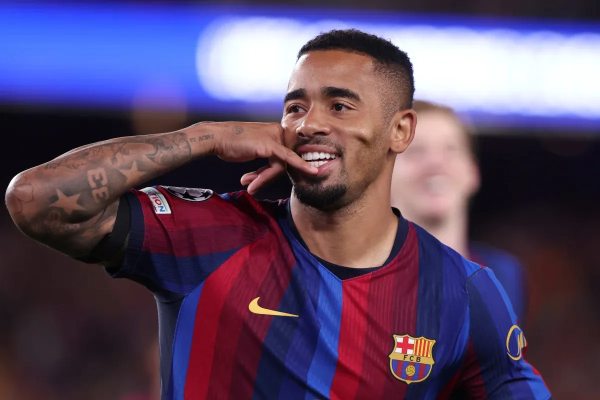 Gabriel Jesus marca na estreia do Barcelona pela Champions League