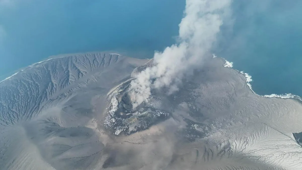 Cinzas do Anak Krakatau afetam 209 voos e mais de 22 mil passageiros