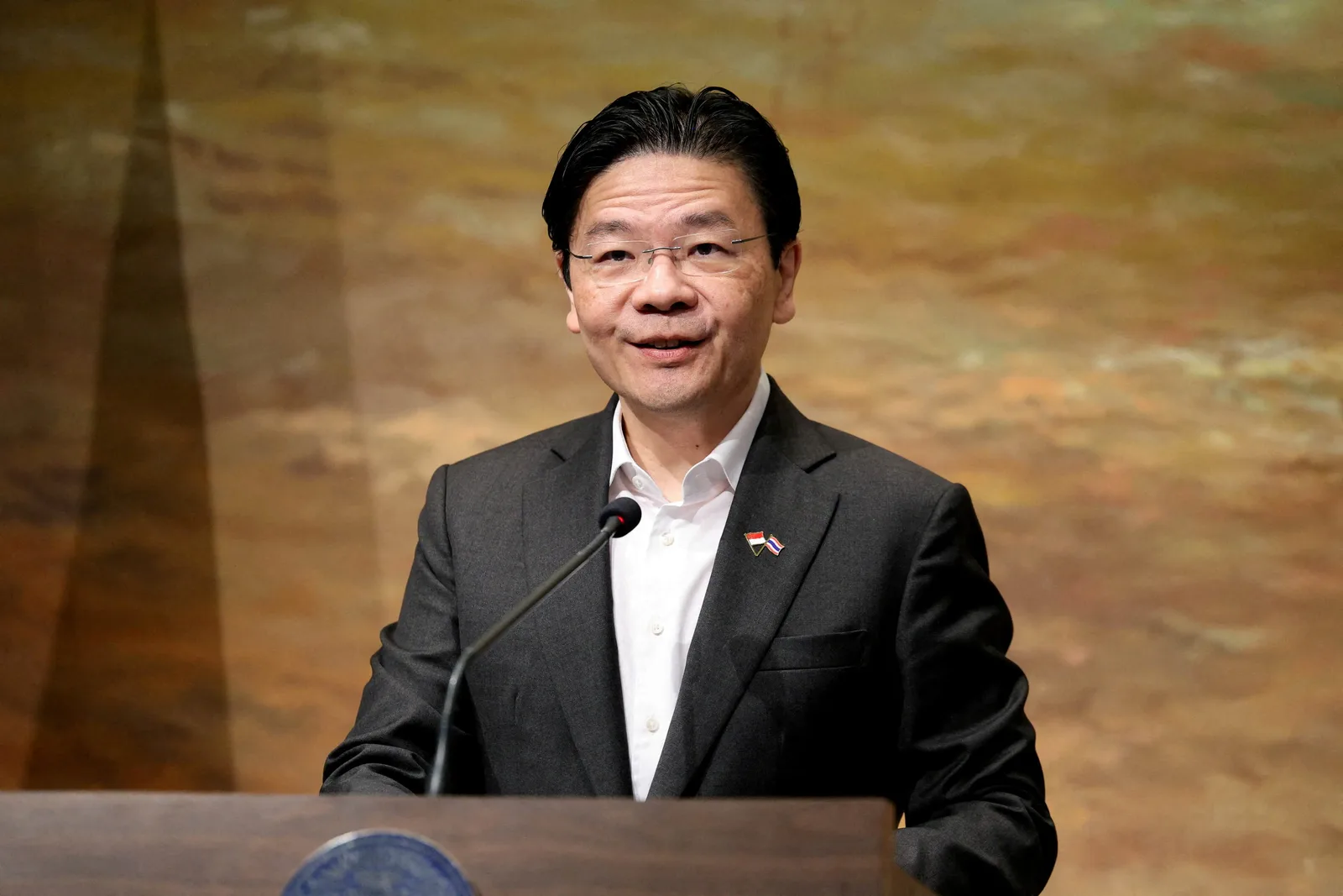 Lawrence Wong terá aumento salarial e promete doar reajuste em Cingapura