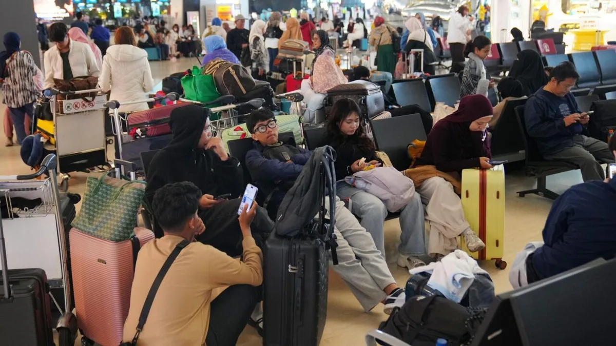 Cancelamentos atingem 270 mil viajantes após erupção do Anak Krakatau