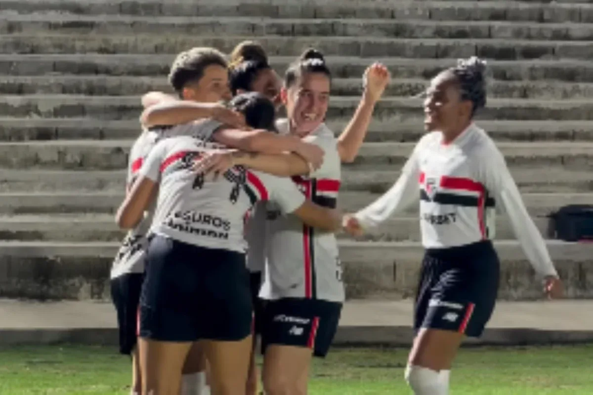 São Paulo derrota Flamengo e abre vantagem na semifinal feminina