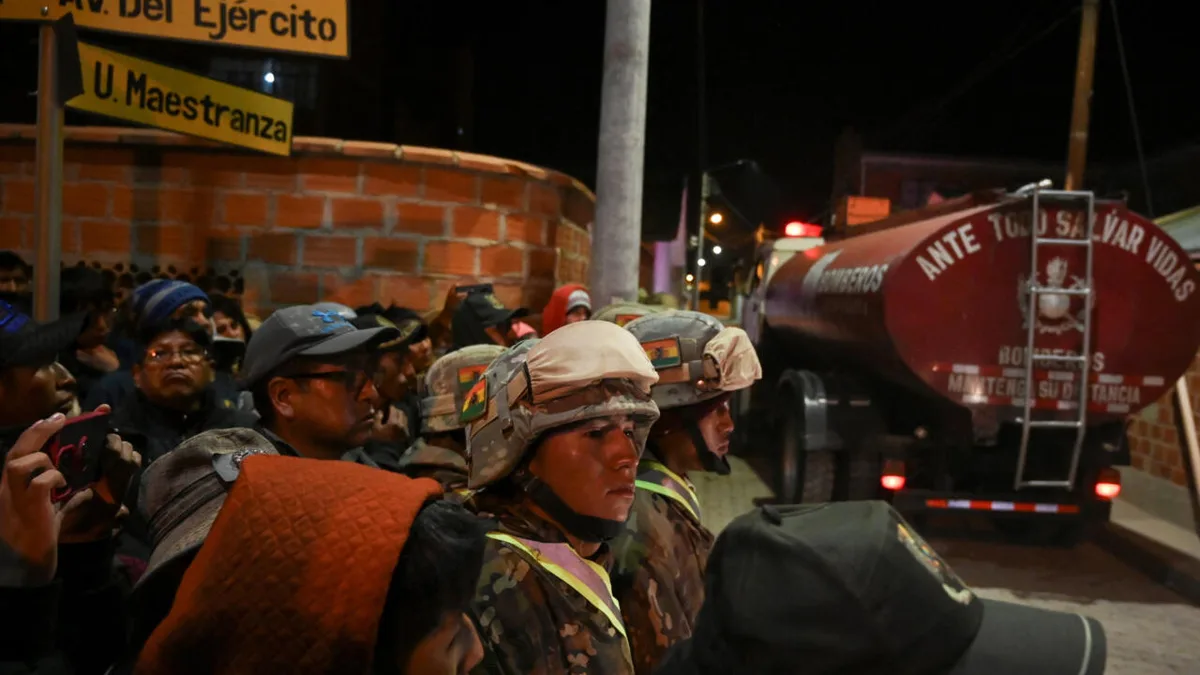 Investigação é aberta após explosões em unidade militar de Viacha, na Bolívia